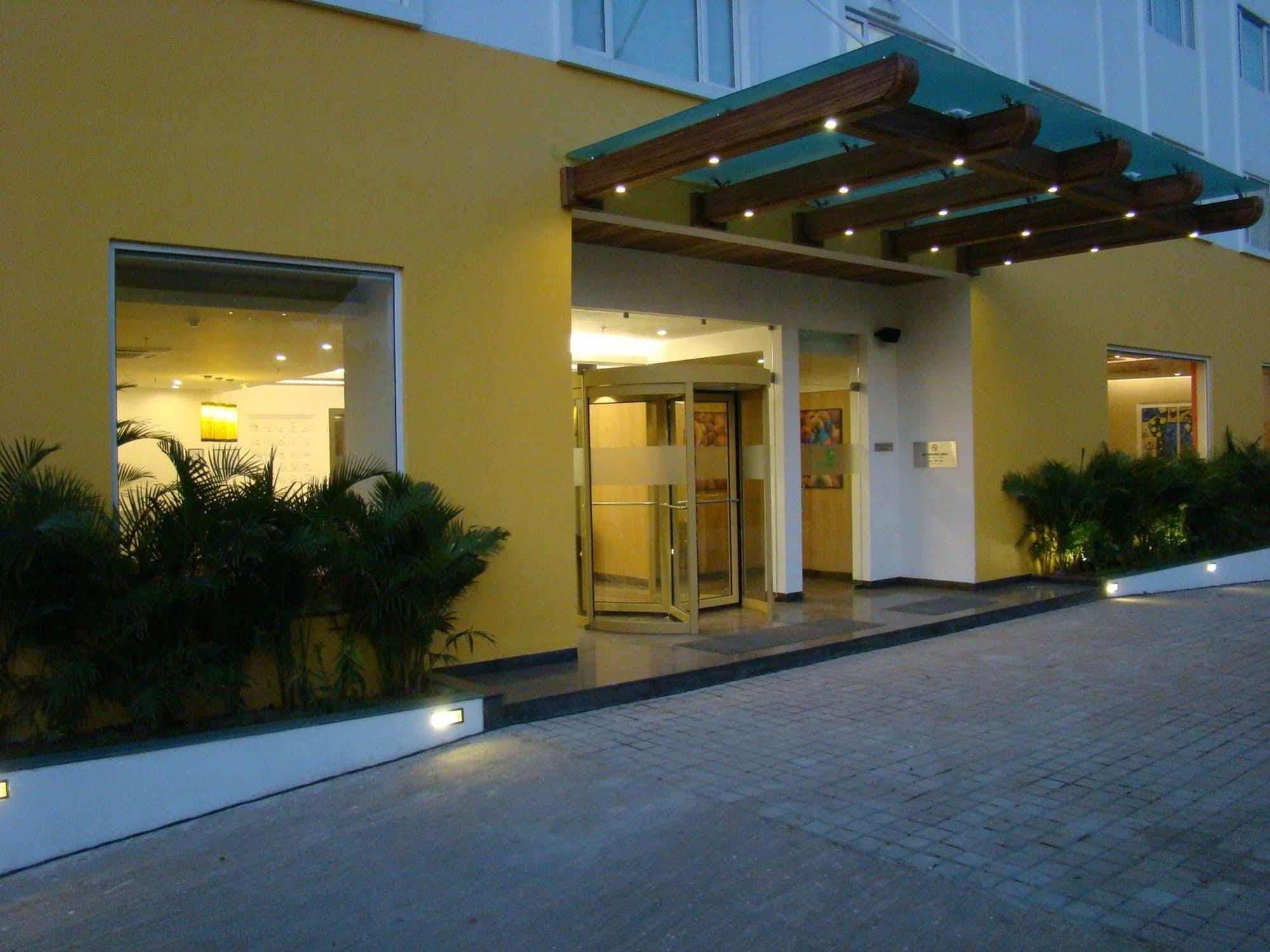 Lemon Tree Hotel Chennai Exterior foto